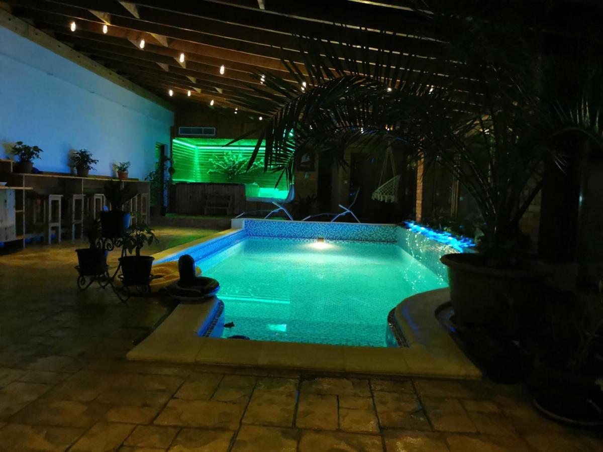 Dnt House &spa Pensión *