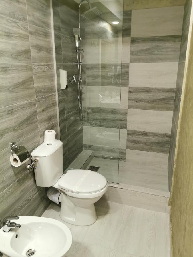 Pensión Dnt House &spa
