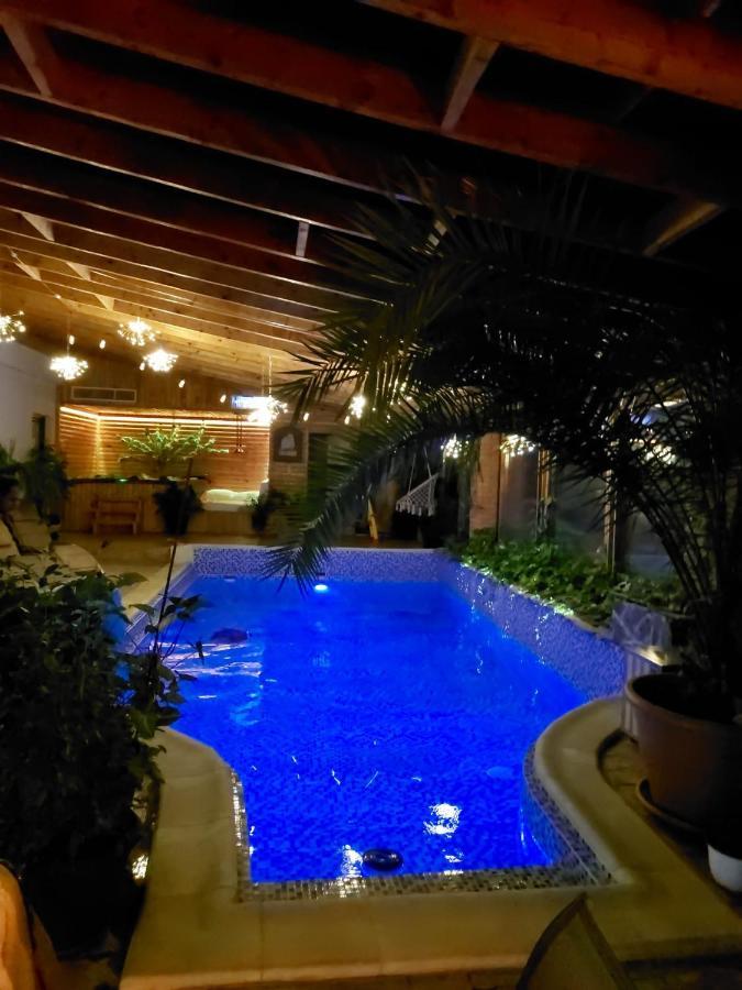 Dnt House &spa Pensión *
